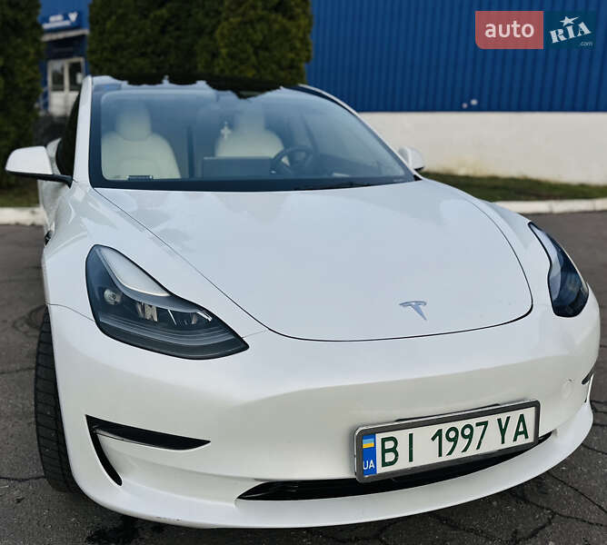 Седан Tesla Model 3 2023 в Полтаве