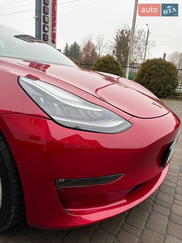 Седан Tesla Model 3 2018 в Луцьку
