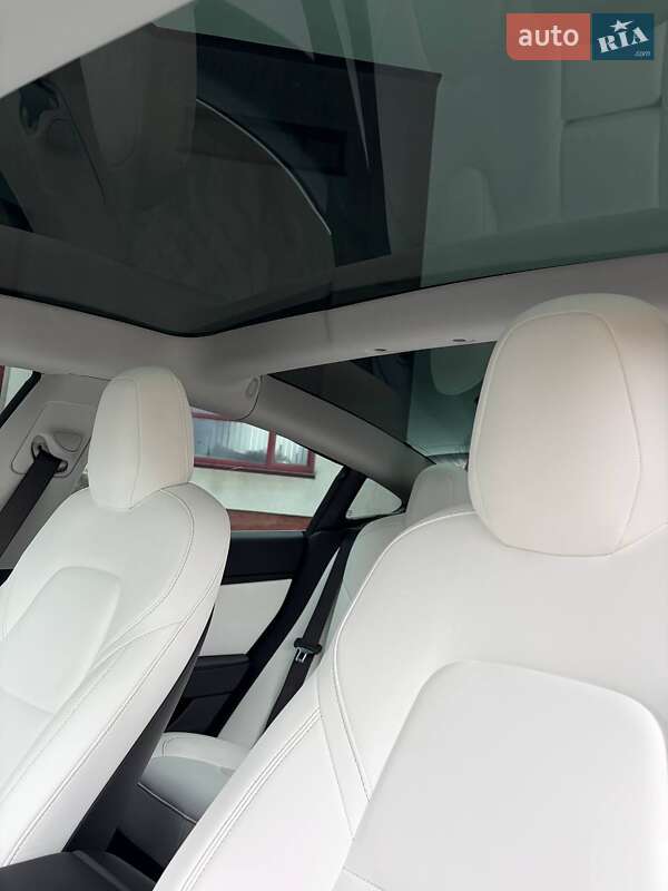 Седан Tesla Model 3 2018 в Луцьку