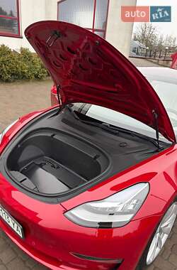 Седан Tesla Model 3 2018 в Луцке