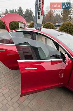 Седан Tesla Model 3 2018 в Луцке
