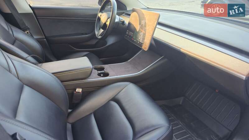 Седан Tesla Model 3 2020 в Тернополе фото 12 Седан Tesla Model 3 2020 в Тернополе