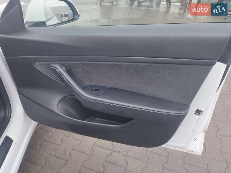 Седан Tesla Model 3 2021 в Львове фото 29 Седан Tesla Model 3 2021 в Львове