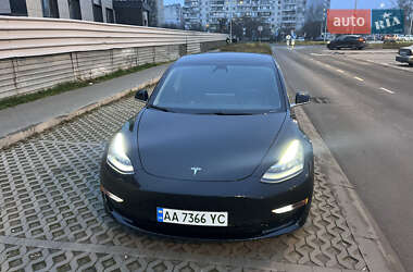 Седан Tesla Model 3 2019 в Киеве