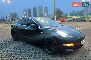 Седан Tesla Model 3 2019 в Киеве