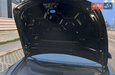 Седан Tesla Model 3 2019 в Киеве
