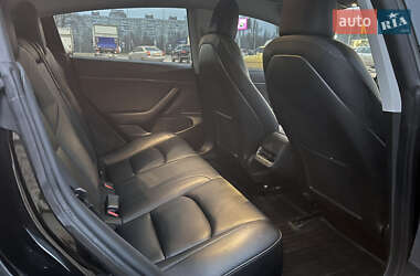 Седан Tesla Model 3 2019 в Киеве
