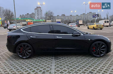 Седан Tesla Model 3 2019 в Киеве