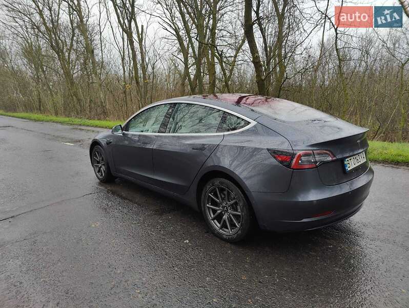 Седан Tesla Model 3 2018 в Одессе