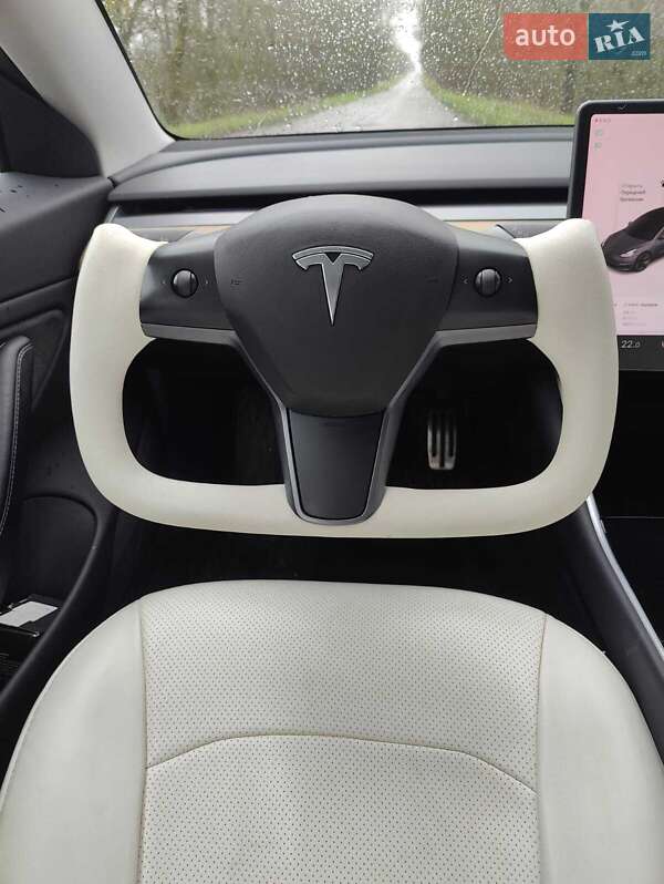 Седан Tesla Model 3 2018 в Одессе