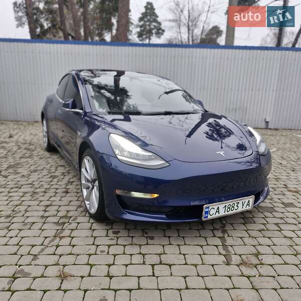 Седан Tesla Model 3 2019 в Смеле