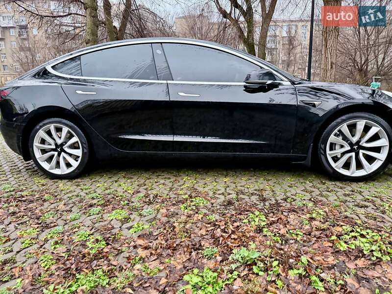 Седан Tesla Model 3 2019 в Харкові