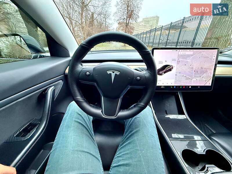 Седан Tesla Model 3 2019 в Харкові