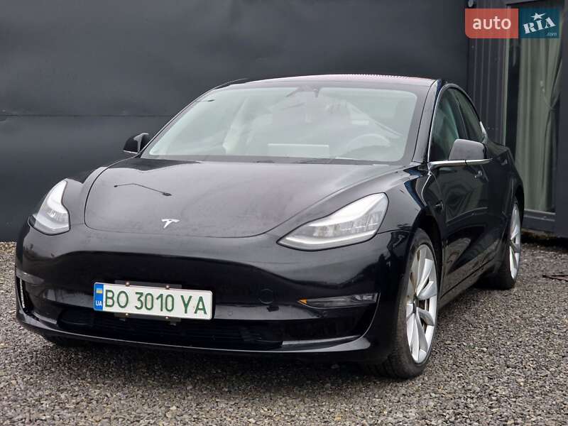 Седан Tesla Model 3 2018 в Тернополе