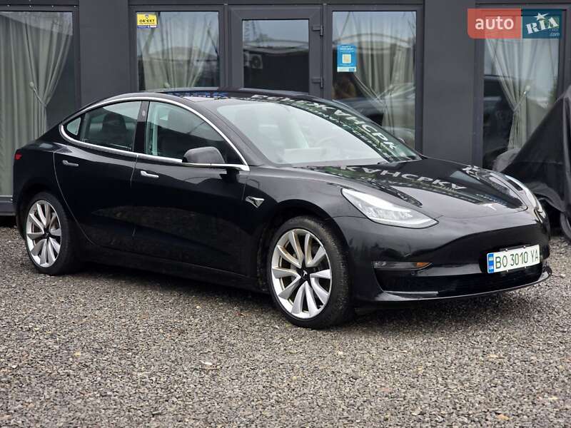 Седан Tesla Model 3 2018 в Тернополе
