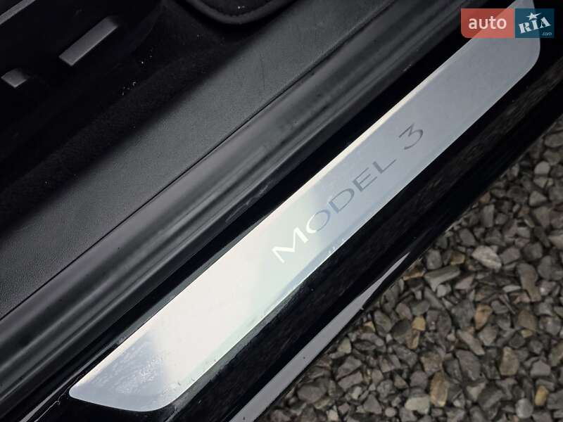 Седан Tesla Model 3 2018 в Тернополе