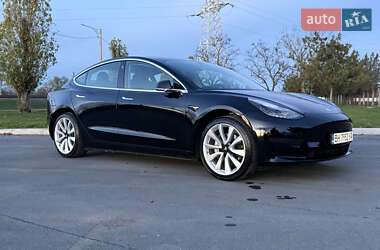 Седан Tesla Model 3 2019 в Измаиле