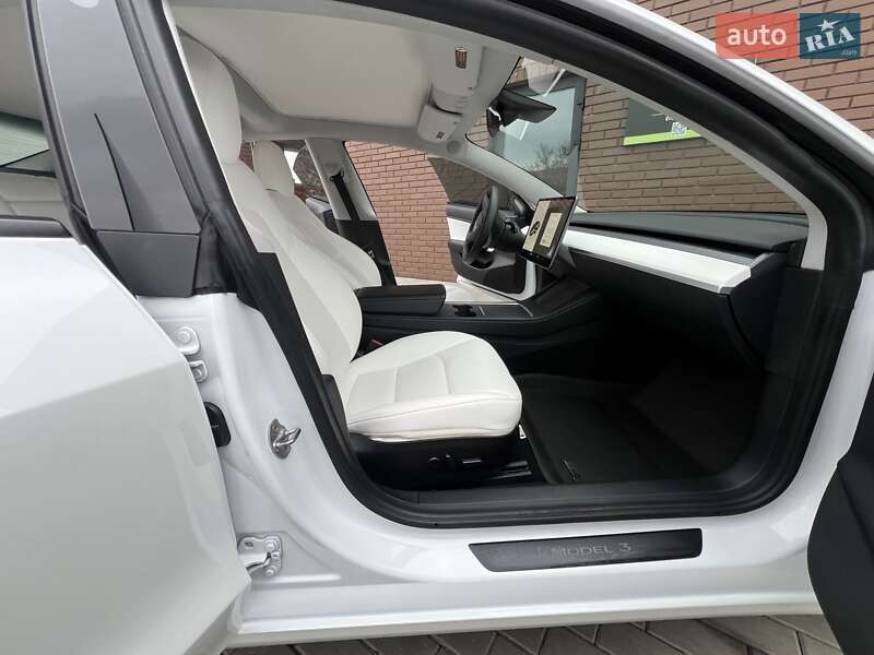 Седан Tesla Model 3 2021 в Луцке