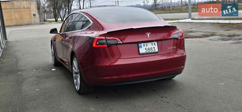 Седан Tesla Model 3 2018 в Харькове