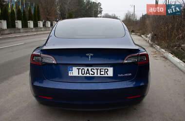 Седан Tesla Model 3 2021 в Києві
