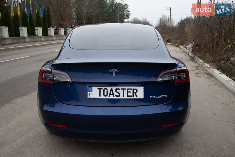 Седан Tesla Model 3 2021 в Києві