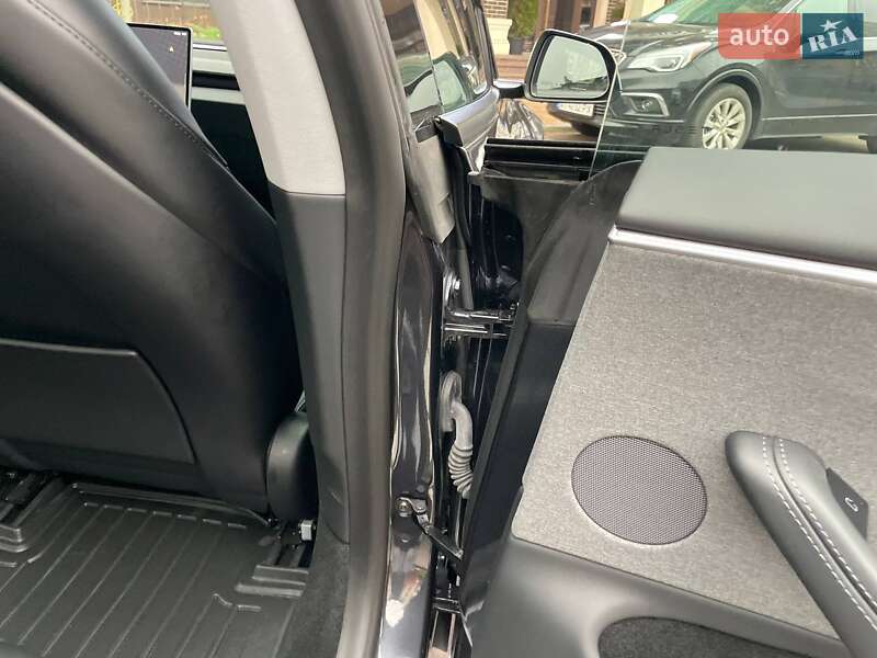 Седан Tesla Model 3 2024 в Києві
