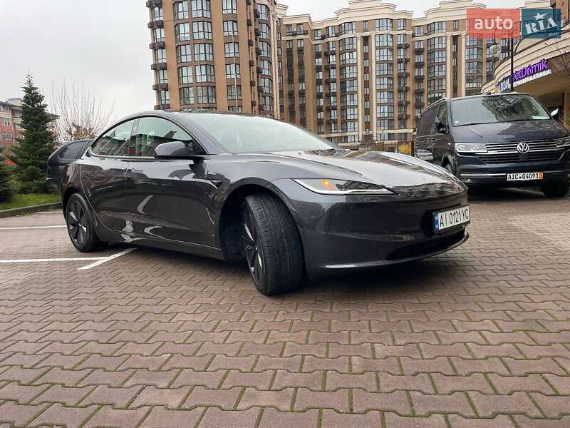 Седан Tesla Model 3 2024 в Києві