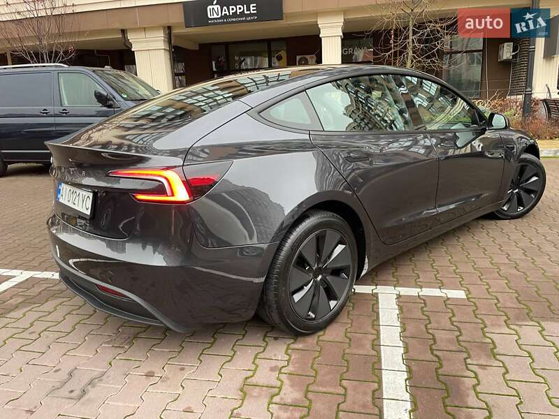 Седан Tesla Model 3 2024 в Києві