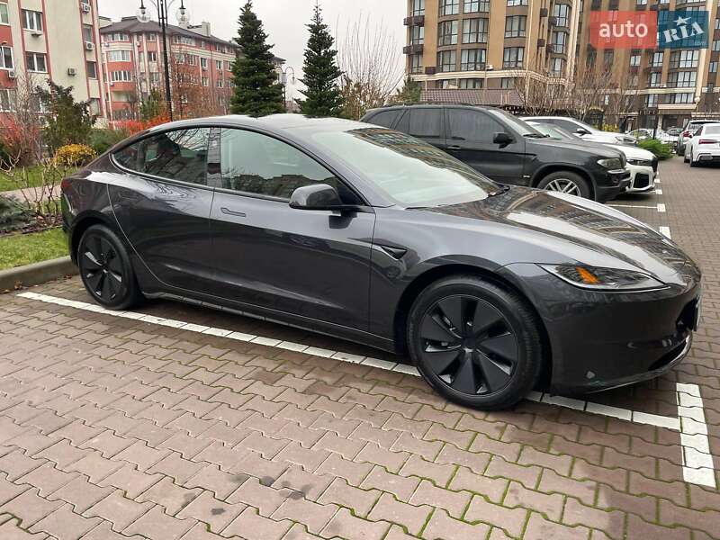 Седан Tesla Model 3 2024 в Києві