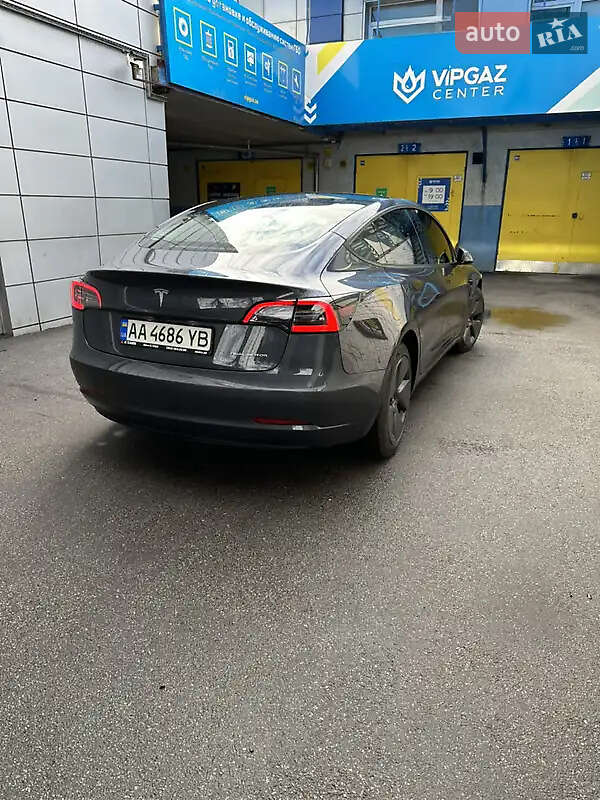 Седан Tesla Model 3 2022 в Львові