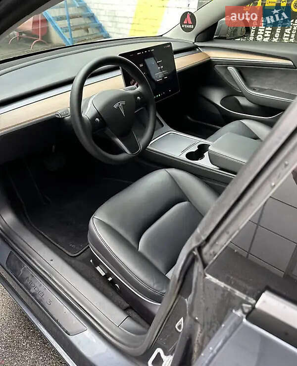 Седан Tesla Model 3 2022 в Львові