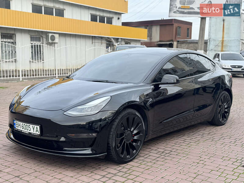 Седан Tesla Model 3 2023 в Одессе