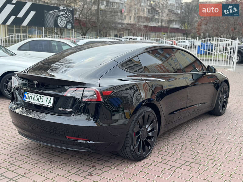 Седан Tesla Model 3 2023 в Одессе