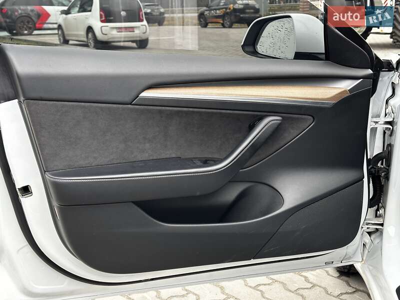 Седан Tesla Model 3 2022 в Львове фото 23 Седан Tesla Model 3 2022 в Львове