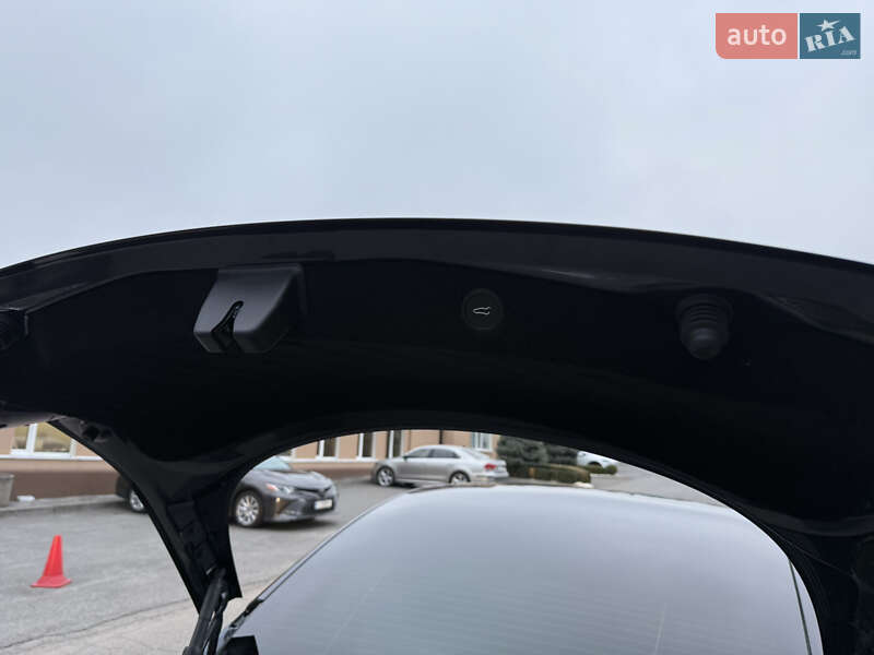 Седан Tesla Model 3 2025 в Днепре фото 30 Седан Tesla Model 3 2025 в Днепре