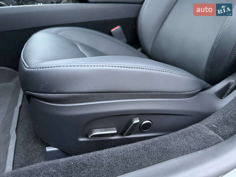 Седан Tesla Model 3 2025 в Днепре фото 38 Седан Tesla Model 3 2025 в Днепре