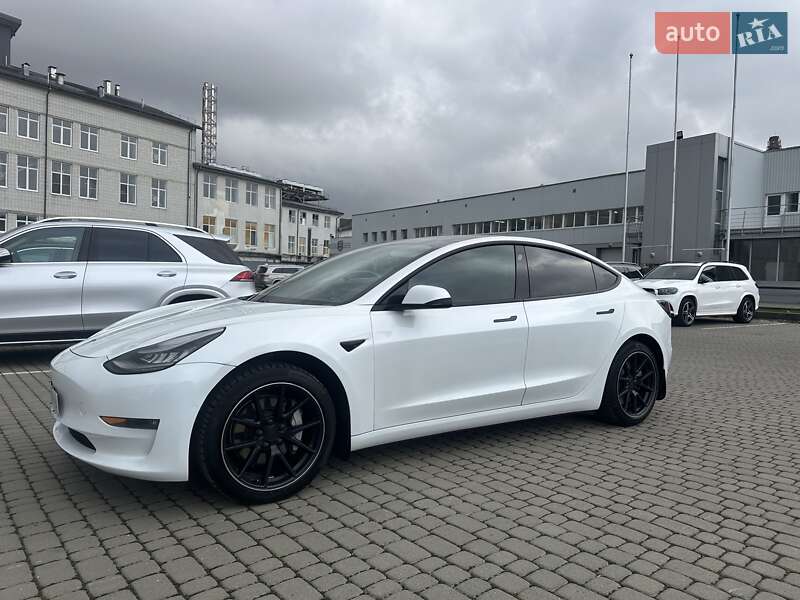 Седан Tesla Model 3 2020 в Львове фото 27 Седан Tesla Model 3 2020 в Львове