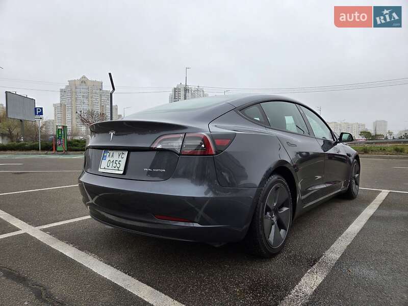 Седан Tesla Model 3 2021 в Киеве
