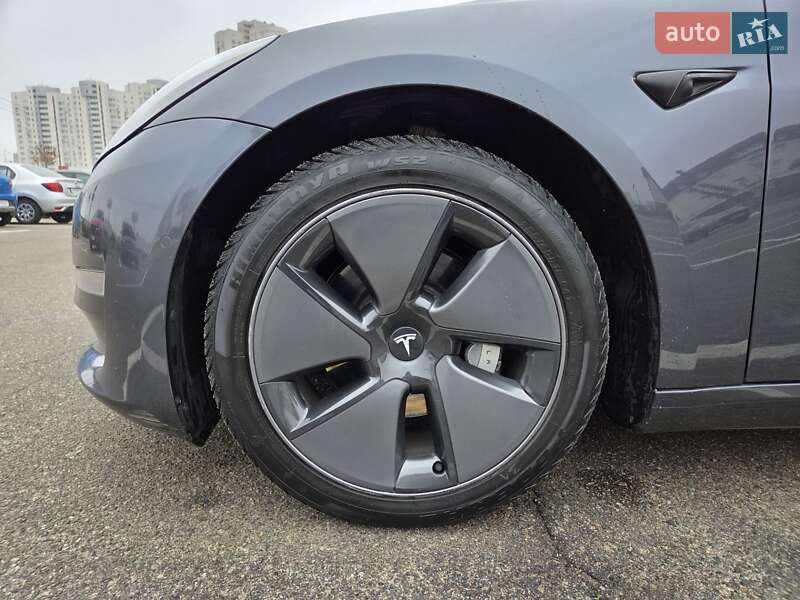 Седан Tesla Model 3 2021 в Киеве