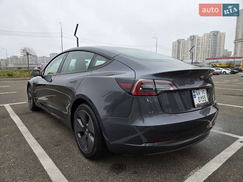 Седан Tesla Model 3 2021 в Киеве