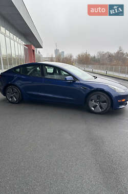 Седан Tesla Model 3 2022 в Днепре