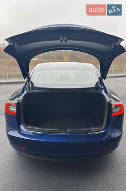 Седан Tesla Model 3 2022 в Днепре