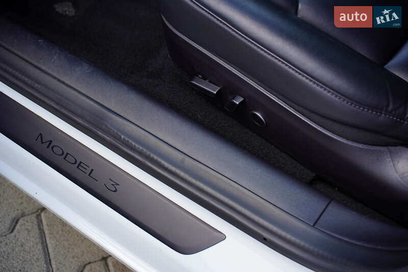 Седан Tesla Model 3 2022 в Житомирі фото 15 Седан Tesla Model 3 2022 в Житомирі