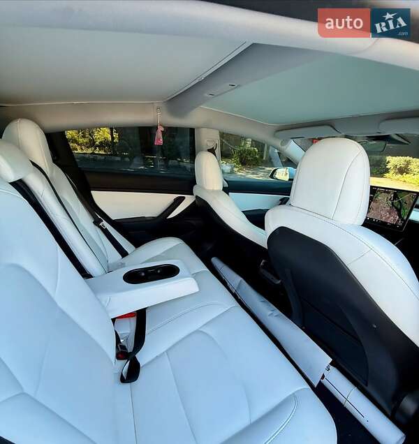 Седан Tesla Model 3 2019 в Тернополе