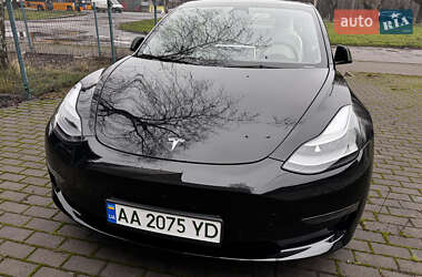 Седан Tesla Model 3 2022 в Киеве