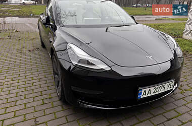 Седан Tesla Model 3 2022 в Киеве