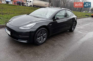 Седан Tesla Model 3 2022 в Киеве