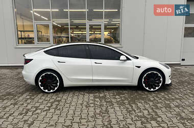 Седан Tesla Model 3 2022 в Рівному