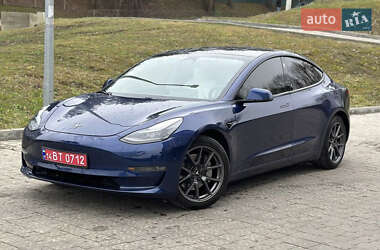 Седан Tesla Model 3 2021 в Львове