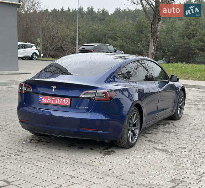 Седан Tesla Model 3 2021 в Львові